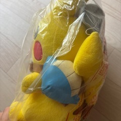 ピカチュウぬいぐるみの画像