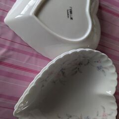 ハート型　花柄プレート皿　3枚　新品　500円の画像