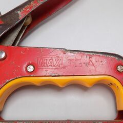 MAX マックス　ガンタッカ　TG-A　ハンドタッカ　ステープル（巾12mm 足長10mm）1箱＆使用途中品付属　ステープル長さ6～13mm対応　【非対面取引です】の画像