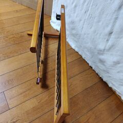 止め器具破損あり。　ワンモード 伸縮ペットゲート  高さ 50cm 幅約67～116cm 置くだけ 倒れない 木製 フェンス 柵 JPG-65 (ホワイト/ホワイト)の画像