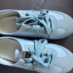 新品未使用 36（約23cm）レトロ風 レディース ホワイトスニーカー の画像