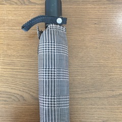 折りたたみ傘　チェックの画像