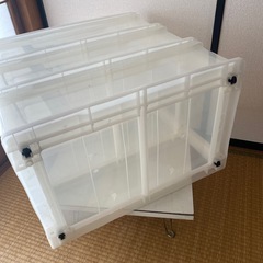 3段　衣裳ケース　コロ付き
の画像