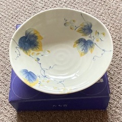 お皿、湯呑みの画像
