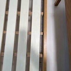 ①無印良品の木製ベッド（オーク材・シングルサイズ）の画像