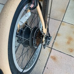 折りたたみ電動自転車の画像