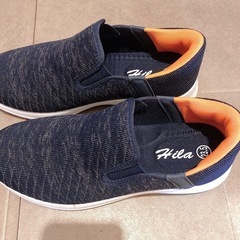 未使用スリッポンスニーカー　23.5の画像