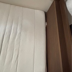 収納、コンセント付きベッドの画像