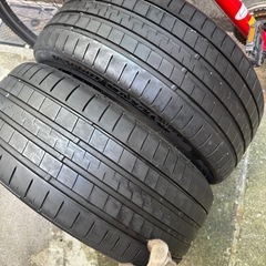 235/40r19タイヤ　ダンロップタイヤ 2本の画像