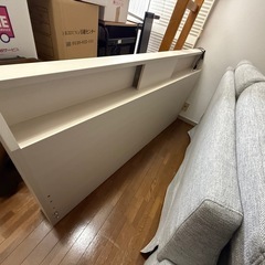 ニトリ クイーンサイズ ベッドフレーム マットレスセットの画像