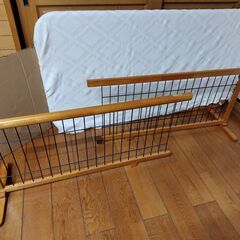 世田谷区近辺配送可能　ワンモード ペットゲート 伸縮 高さ 50cm 幅約107～196cm 置くだけ 木製 JPG-105 (ブラウン/ブラック)の画像