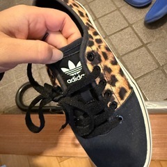 adidas レオパード　黒　の画像