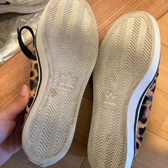 adidas レオパード　黒　の画像