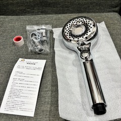 シャワーヘッド マイクロナノバブル 水圧強い 節水 増圧設計 92%節水 5段階モード 手元止水 広面板 美肌 頭皮ケア 浴室掃除対応 軽量設計 ナノバブル 保温 肌ケア 簡単取付 ヘッドスパ 4種アダプター全規格対応（K/M/T/G型）の画像