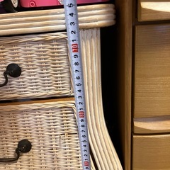 猫足藤タンスの画像