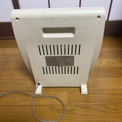電気ストーブ　遠赤外線ストーブ　の画像