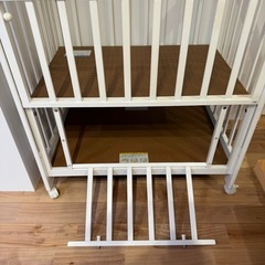 ベビーベッドの画像