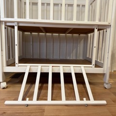 ベビーベッドの画像