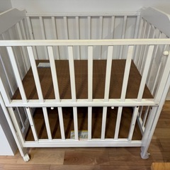 ベビーベッドの画像