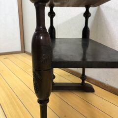 アンティーク調 木製テーブル 葡萄彫刻 花台 飾り棚 サイドテーブル 和洋折衷 レトロ家具　【糸島市内 送料無料】251214-4の画像