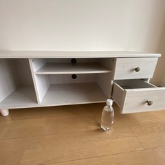 テレビボードの画像