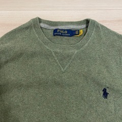 ブランド女性服、帽子、リュックの画像