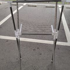 室内干しラックの画像