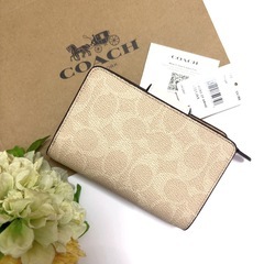 COACH ライトカーキ ホワイト シグネチャー 二つ折財布 『未使用』の画像