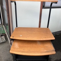 パソコンデスクの画像