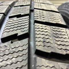 215/60R17 ダンロップ wm01  スタッドレスタイヤ　の画像