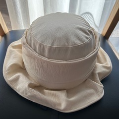 自転車ヘルメット　ベージュ　女性用　数回のみ使用　黒のカバーも有り　の画像