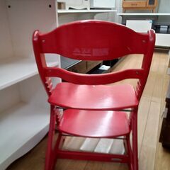 ★リユースのサカイつくば店★TK7687 大和屋 すくすくチェア レッド H75×D50×W45 クリーニング済みの画像