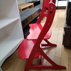 ★リユースのサカイつくば店★TK7687 大和屋 すくすくチェア レッド H75×D50×W45 クリーニング済みの画像