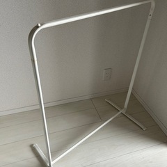 ハンガーラックの画像