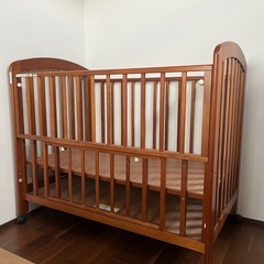 ベビーベッド　カトージ