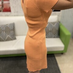 CHILLE リブニット ワンピース オレンジ Vネック 半袖 タイト ストレッチ フリーサイズの画像
