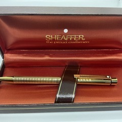 SHEAFFER（シェーファー） ゴールドカラー ボールペン ケース付きの画像