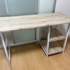 作業用デスク　棚付き　Desk with racksの画像