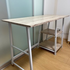 作業用デスク　棚付き　Desk with racksの画像