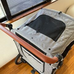 ペットストローラー ペットのベビーカー ペットベビーカー折りたたみ四輪カート 前も後ろも網窓 通気 最大積載量 55KGの画像