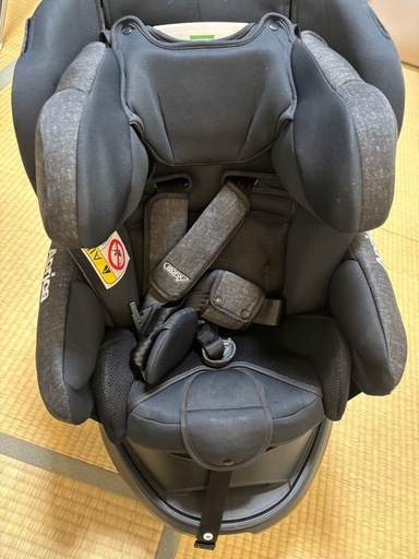 Aprica 車用チャイルドシート Fladea Grow