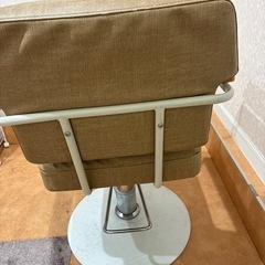 美容室チェアの画像