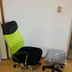 オフィスチェア (スツールは付いてません)の画像