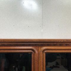 高級家具 アンティーク調 木製ガラスキャビネット 飾り棚 食器棚 クラシックデザイン 【糸島市内 送料無料】251214-5の画像