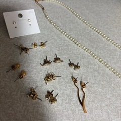 ピアス、ネックレスまとめ売りの画像