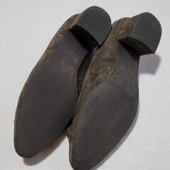 A de Vivre（ア・ドゥ・ヴィーヴル）本革スエード パンプス 22.5cm／バックル付き 2wayの画像