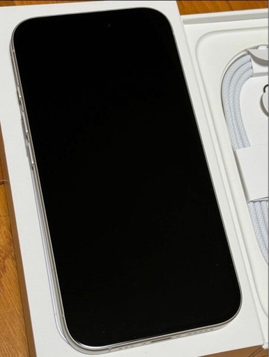 ♡3ヶ月使用新品同様♡iPhone16 Plus 128GB バッテリー100% 充電21回