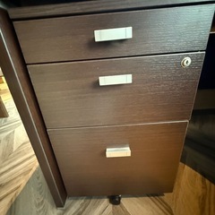 オフィス家具（デスク）の画像