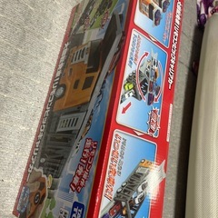 トミカ 大回転発車！リモコンビックキャリアカーの画像