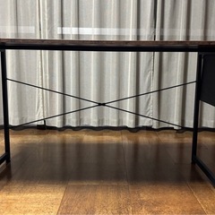 パソコンデスクの画像